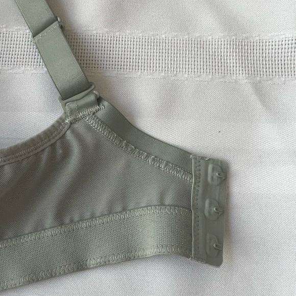 Lululemon | Run Times Bra, High Support | Size 34C - Picture 5 of 15